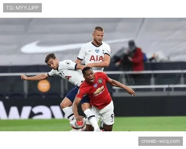 即时：比赛第78分钟，哈维-西蒙斯直接任意球破门，帮助莱比锡再度领先